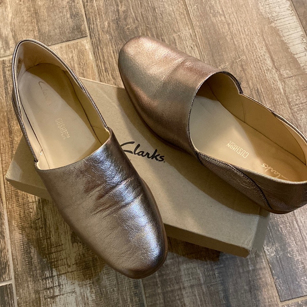Women's Clark shoes, Bronze color, size 7, used like new